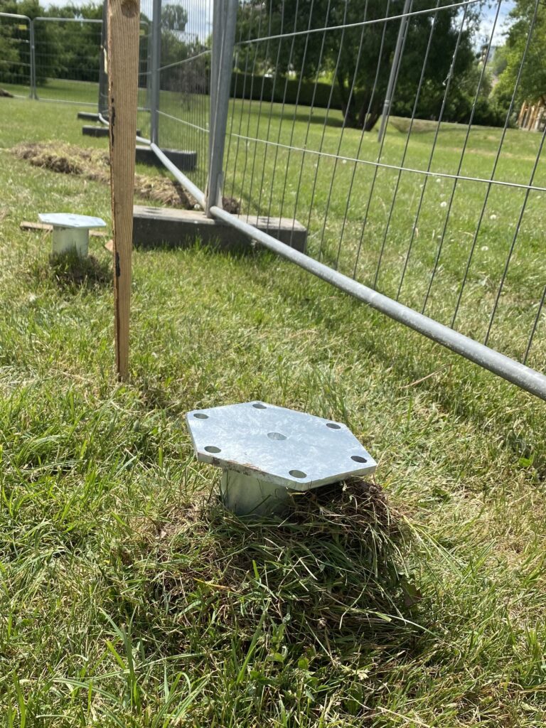 Paruoštas sraigtinis polis naujais statomai vandenlenčių sistemai